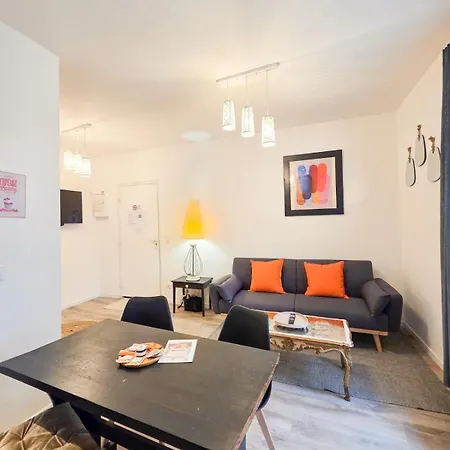 Rdc, Central, Proche Gare Appartement