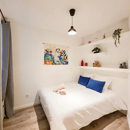 Rdc, Central, Proche Gare Appartement *